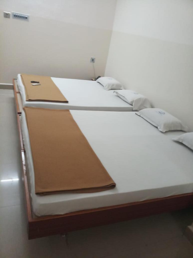Chennai Guest House Bagian luar foto